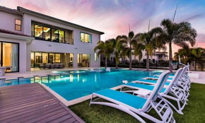Luxury Villa on Reunion Resort and Spa with a Private Pool, Orlando Mansion 4618